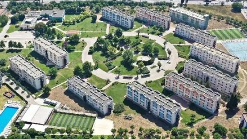 Ege Üni'de Depremzede Öğrencilere Kira Şoku! Özel Yurt Fiyatları Uçtu Mu?