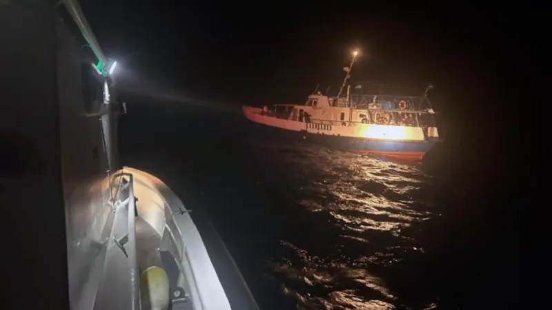 Ege’de bir göçmen teknesi daha durduruldu: 38’i çocuk, 93 kişi kurtarıldı