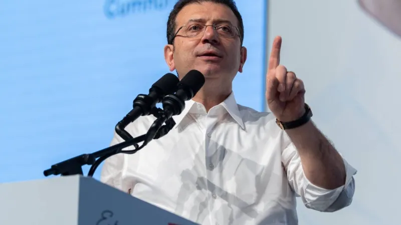 İmamoğlu'na Ne Oldu? Acil Hastaneye Kaldırıldı!