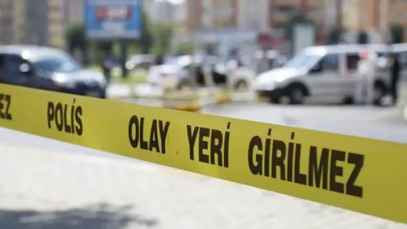 Feci kaza aileyi ayırdı: Otomobil tır’a çarptı
