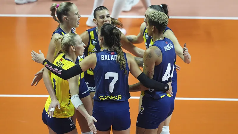 Fenerbahçe Medicana'dan Sultanlar Ligi'nde 6'da 6: Derbide Galatasaray Daikin'i mağlup etti