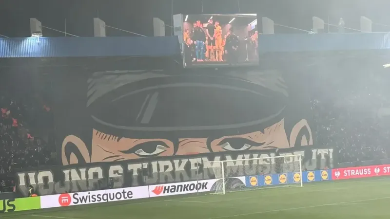 Fenerbahçe Maçında Skandal Pankart! Çeklerden Şok Savunma