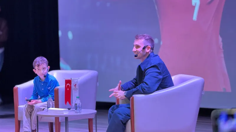 Kerem Aktürkoğlu'ndan Minik Aras'a Unutulmaz Fenerbahçe Sürprizi!