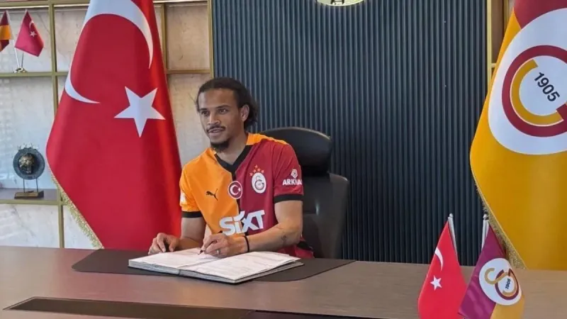 Galatasaray'a bir süper yıldız daha! Leroy Sane Cimbom'a 3 yıllık imzayı attı