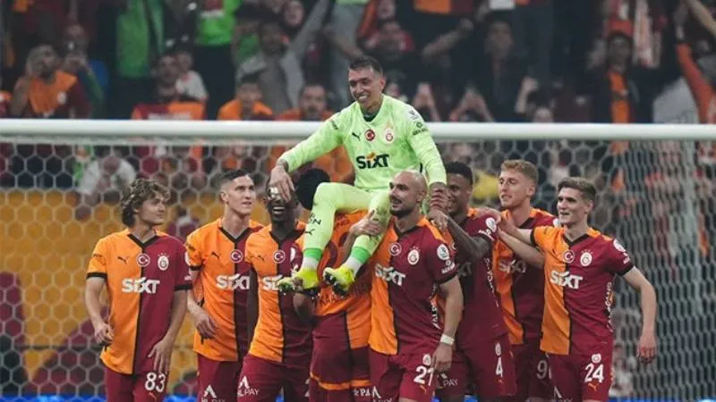 Galatasaray'da Muslera'nın yerine ilk aday belli oldu! 
