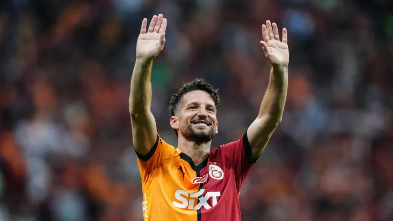 Şok Ayrılık! Galatasaray'ın Yıldızı Mertens Futbolu Bıraktı mı?