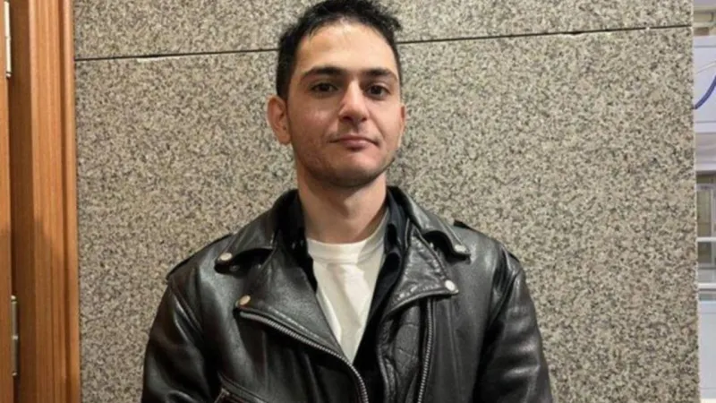 Gazeteci Furkan Karabay hakim karşısına çıktı