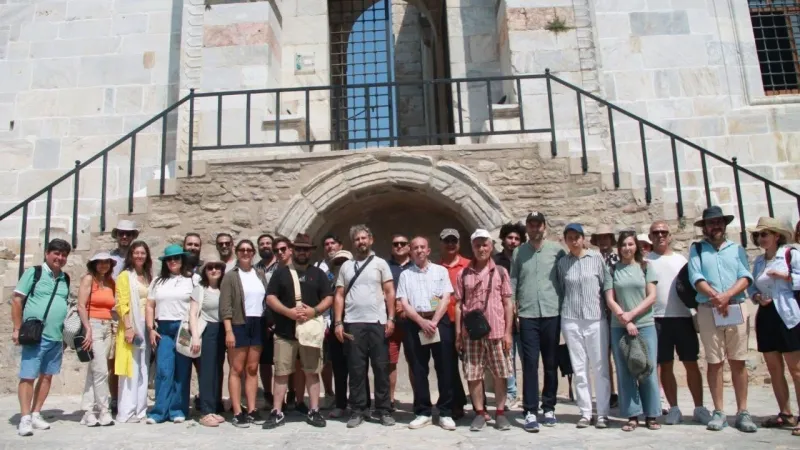 Efes'in Sırları Çözüldü! Genç Rehberler Tarihi Keşfe Çıktı!