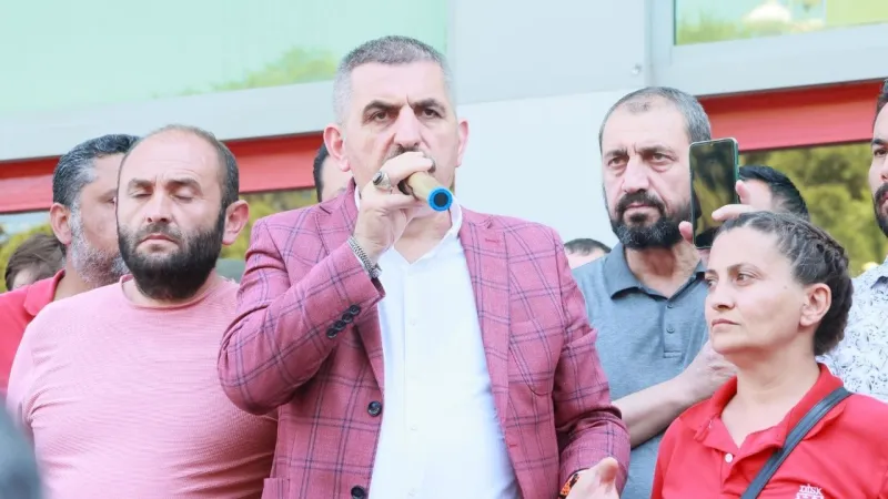 Grevin 7’nci gününde işçiler yetkiyi temsilcilere verdi: Grev burada son bulacak