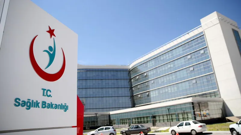 İzmir'de Hastane Yangını! Bakanlık'tan Şok Açıklama