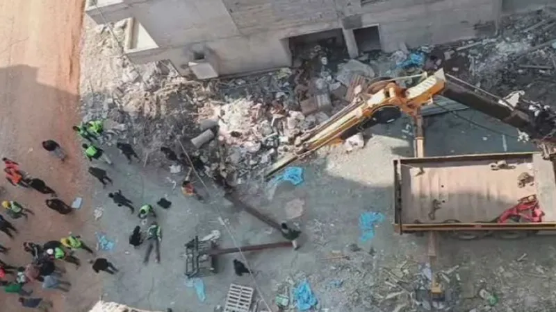 Hatay'da Vinç Faciası! 25 Metreden Ölümle Dans!