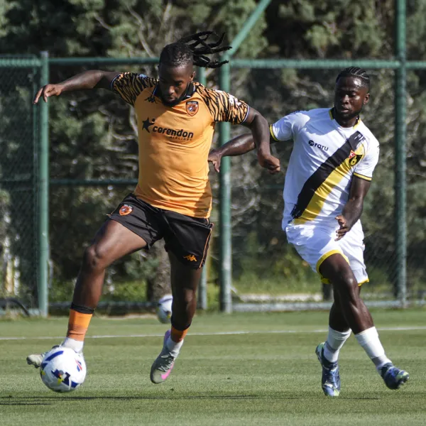 Hull City, İstanbulspor'u devirdi
