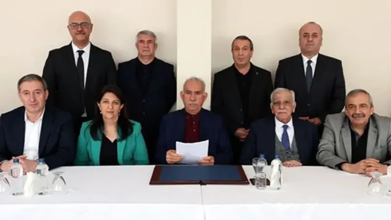 İmralı Heyeti, Öcalan görüşmesinin ardından açıklama yayımladı: Süreç yeni bir aşamaya geçiyor