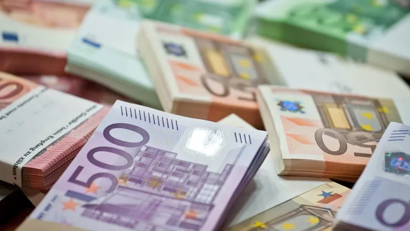İsrail-İran gerilimi piyasaları etkiledi: Euro tarihi rekoru kırdı