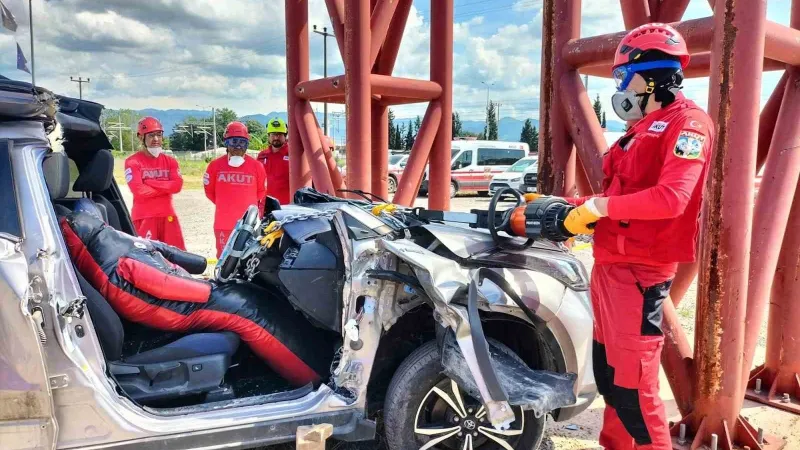 İtfaiyeden AKUT’a eğitim desteği