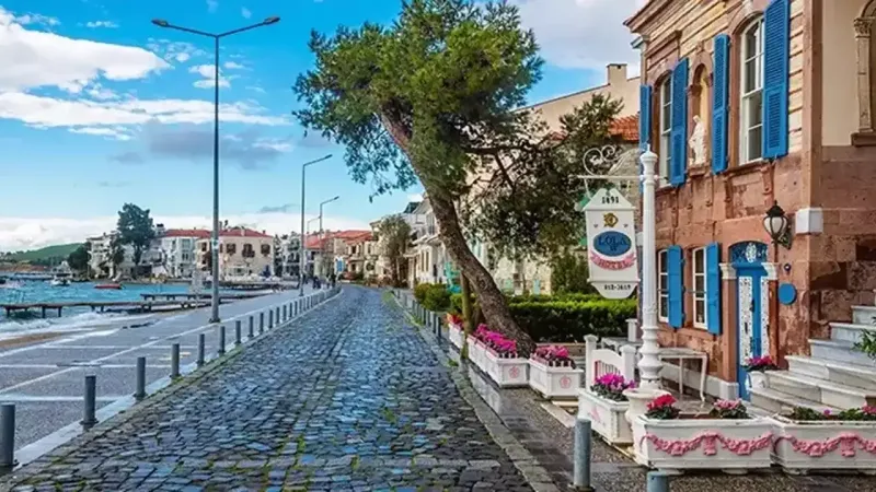 İZDENİZ'den bayrama özel sefer: Foça, Urla, Mordoğan için bilet fiyatları belli oldu