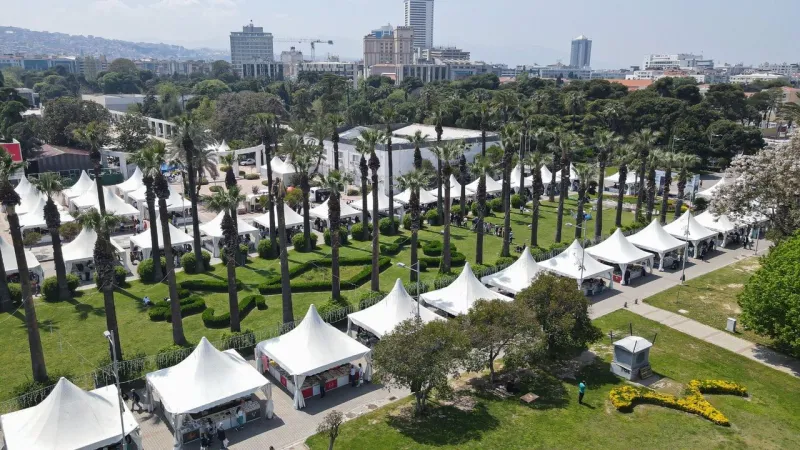 İZKİTAPFEST'e sayılı günler kaldı: Kültürpark 10 gün boyunca kitap, edebiyat ve müziğe sahne olacak