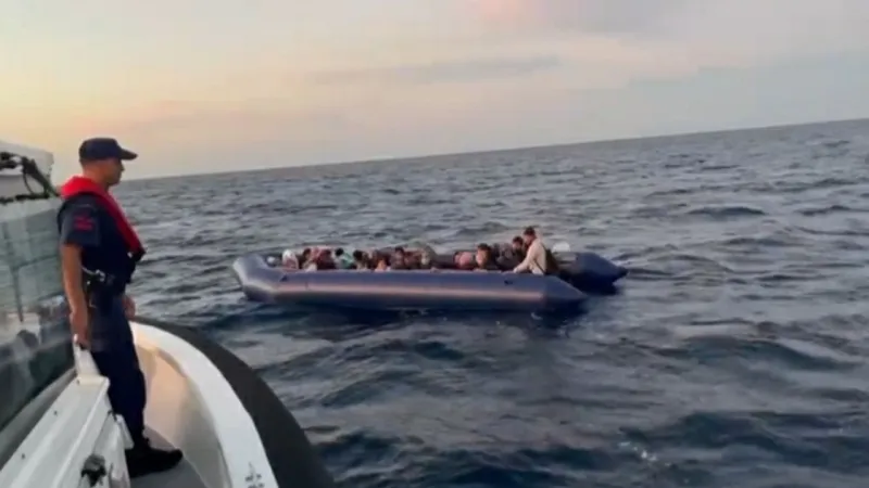 İzmir'de Göçmen Operasyonu: 52 Kişi Kurtarıldı! Şok Detaylar