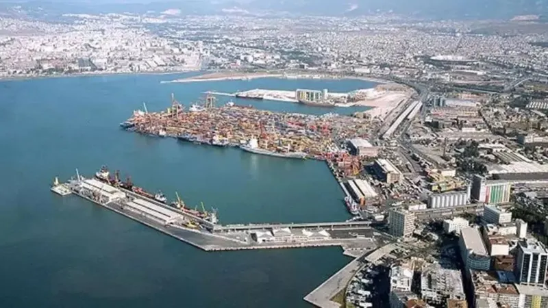 İzmir Aliağa'da icradan satılık dükkan