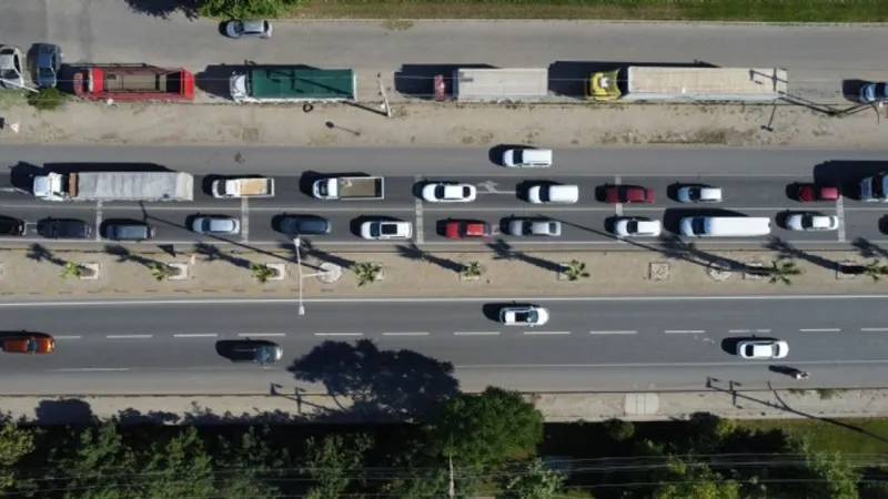 İzmir-Ankara kara yolunda trafik yoğunluğu: Uyarı geldi