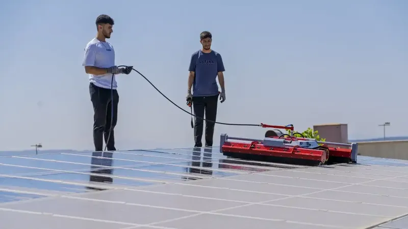 İzmir Büyükşehir'den çevreci yatırım: Robotlarla temizleniyor, yılda 13 milyon lira tasarruf sağlıyor