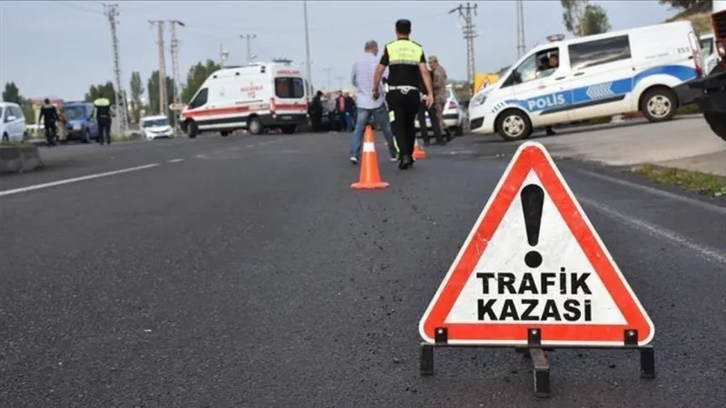 İzmir'de Trafik Felç! Sürücüler Dikkat: Kaza Kabusu