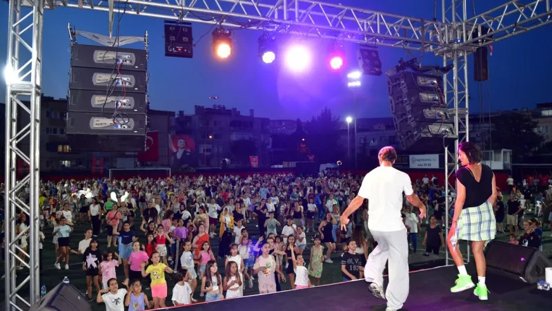 Çiğli'de Festival Coşkusu! Dans ve Müzik Şöleni