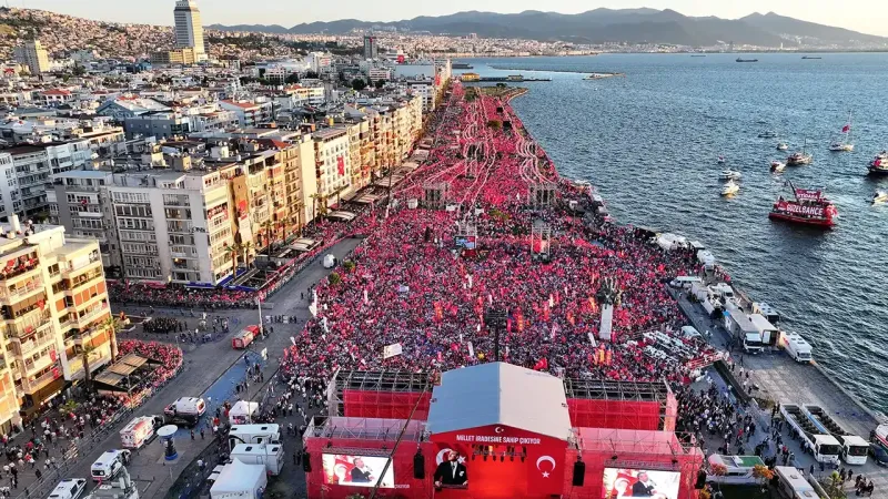Özgür Özel'den Erdoğan'a Şok Video! İzmir Mitinginde Neler Oldu?