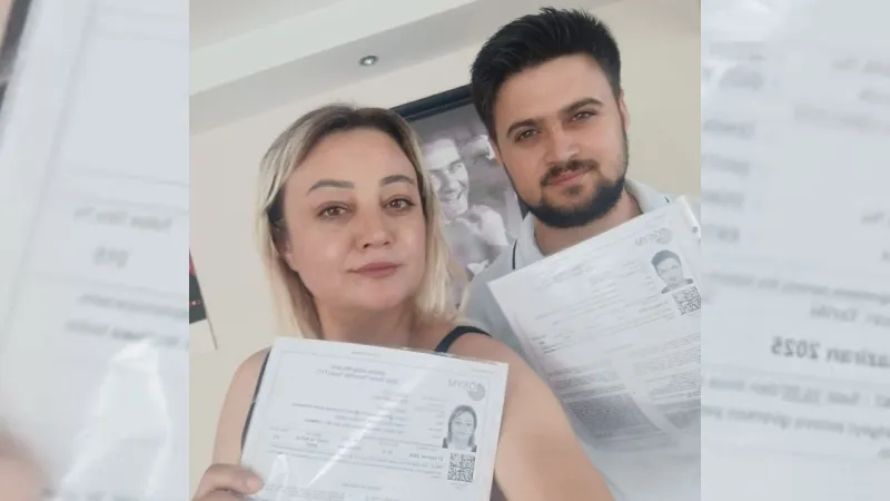 İzmir'de anlamlı sınav hikayesi: Anne ve oğul aynı gün aynı okulda YKS'ye girdi