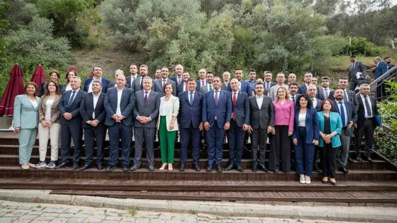 İzmir’de başkanlardan Tugay’a destek!