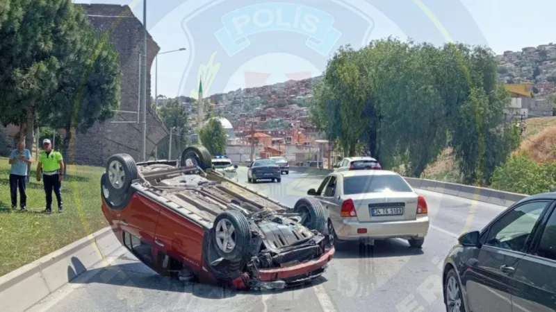 İzmir’de bayram trafiği yoğunluğu: Yeşildere’de meydana gelen kaza ulaşımı kilitledi