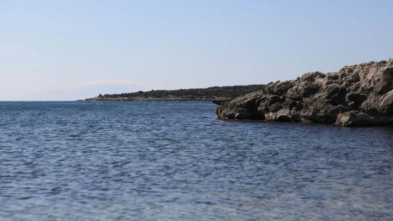 İzmir’de doğanın sakladığı hazine: Bu koy adeta ömrünüze ömür katacak