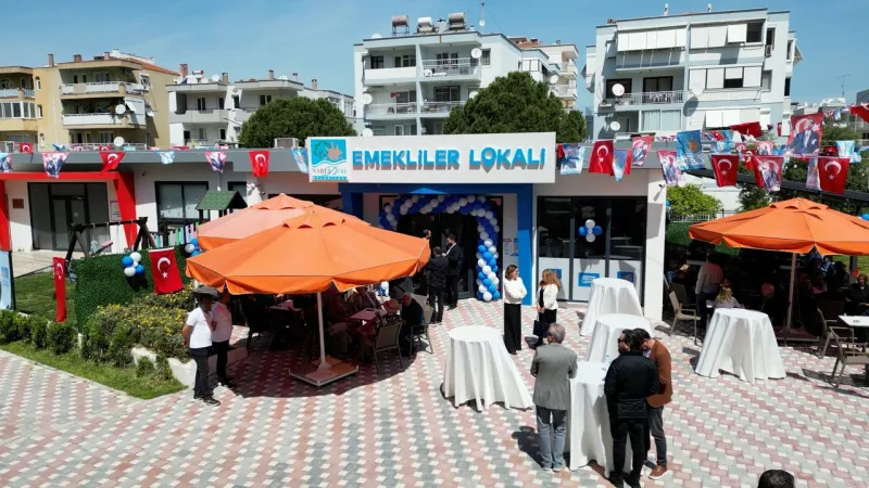 İzmir'de Emeklilere Müjde! Çay 5 TL, Kahve 10 TL! Şok Fiyatlar