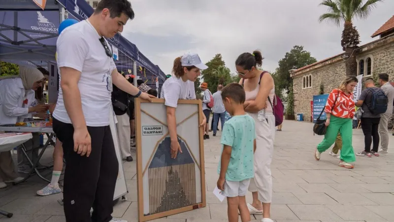 İzmir'de farklı bir festival: Matematiği dokunarak hissettiler