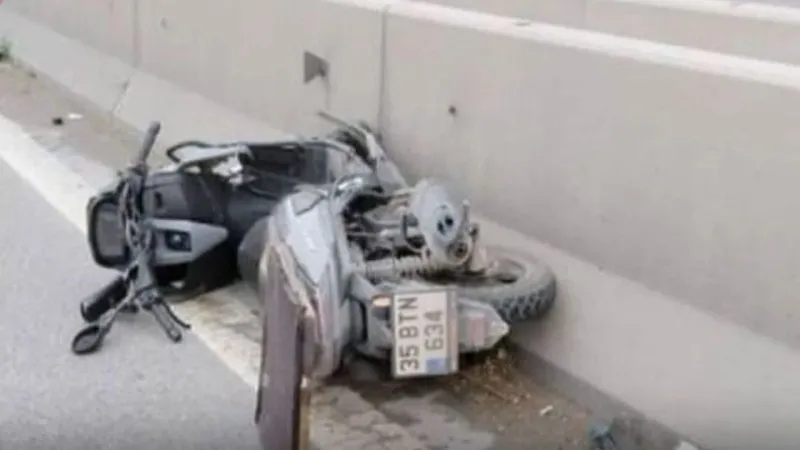 İzmir'de feci kaza: Genç motokurye hayatını kaybetti