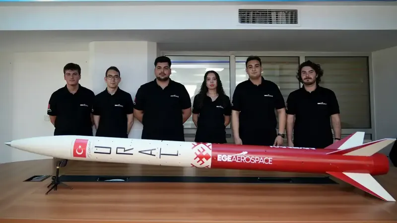 İzmir'de gençlerden büyük başarı: Yaptıkları roket ile ABD'de yarışacaklar