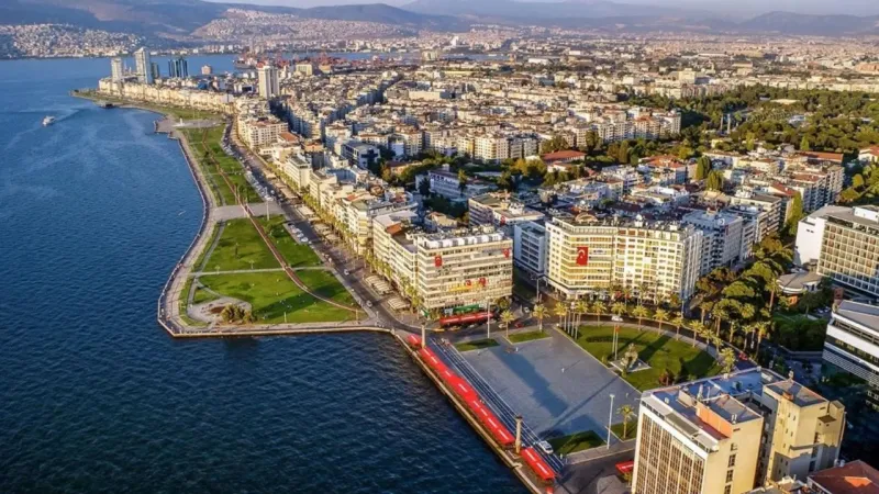 İzmir'de Gençlere Özel Quiz Gecesi: Sürpriz Hediyeler Sizi Bekliyor!