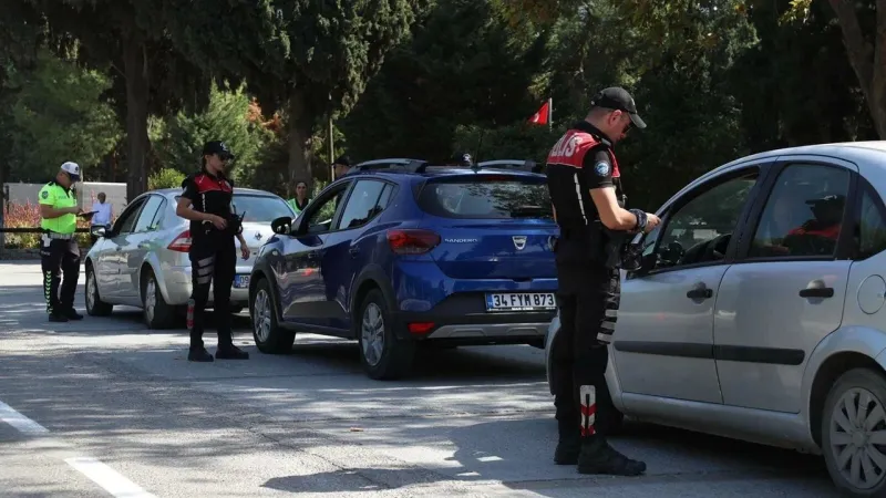 İzmir'de Şok Baskın! 54 Suçlu Yakalandı! İşte Detaylar