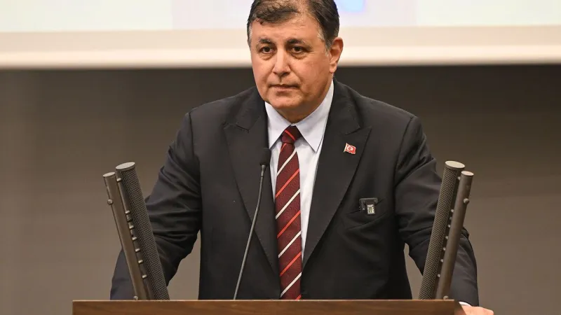İzmir’de grev ikinci gününde… Tugay: Sendika yanlış bilgi aktarıyor