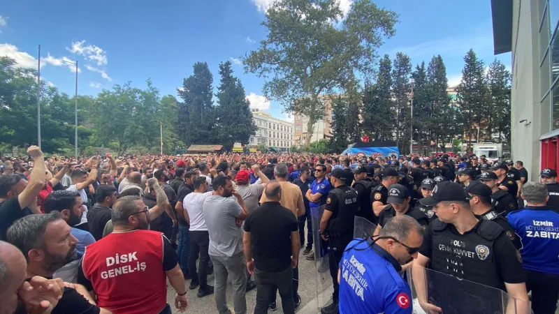 İzmir'de grev sürüyor | DİSK'ten Büyükşehir'e rest: Karşılık vermek zorunda kalacağız!