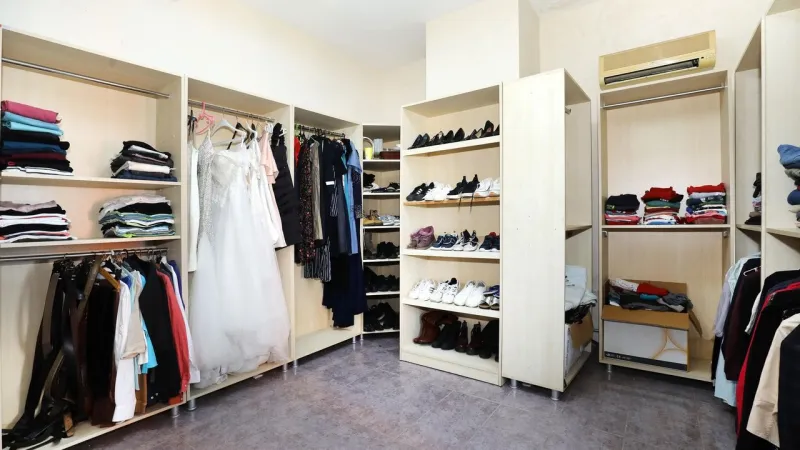 İzmir'de güçlü dayanışma: Giysiler ihtiyaç sahiplerine ücretsiz ulaşıyor!