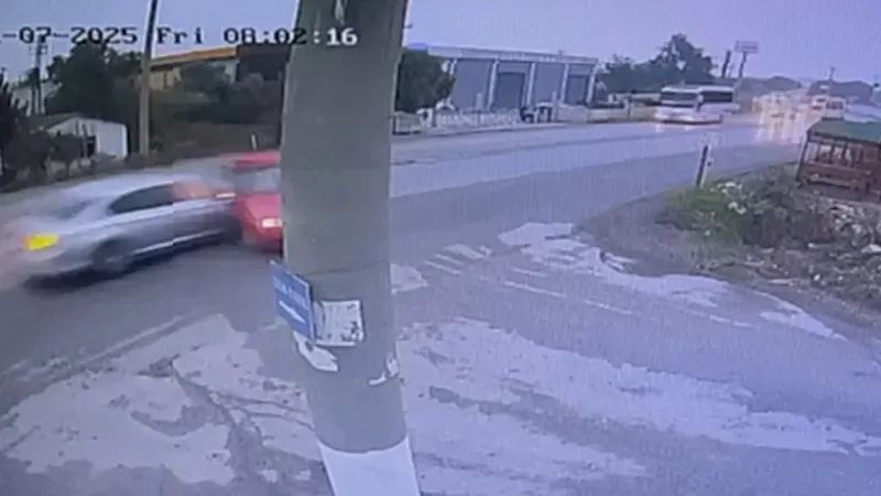 İzmir'de Kan Donduran Kaza! İşte O Anlar Kamerada