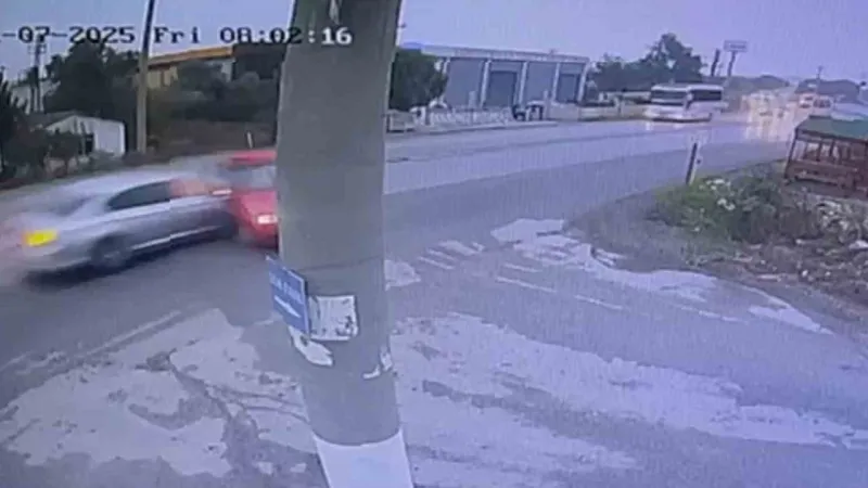 İzmir Kemalpaşa'da Feci Kaza: 2 Ölü! Şoke Eden Anlar Kamerada!
