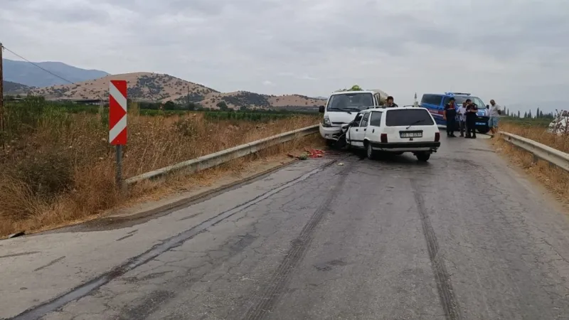 İzmir Ödemiş'te Feci Kaza: 2 Yaralı! Şok Detaylar