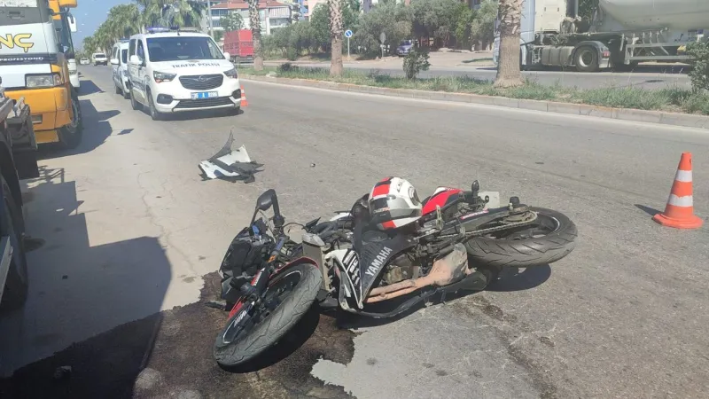 İzmir'de korkutan kaza: Otomobil ile motosiklet çarpıştı, 1 kişi yaralandı