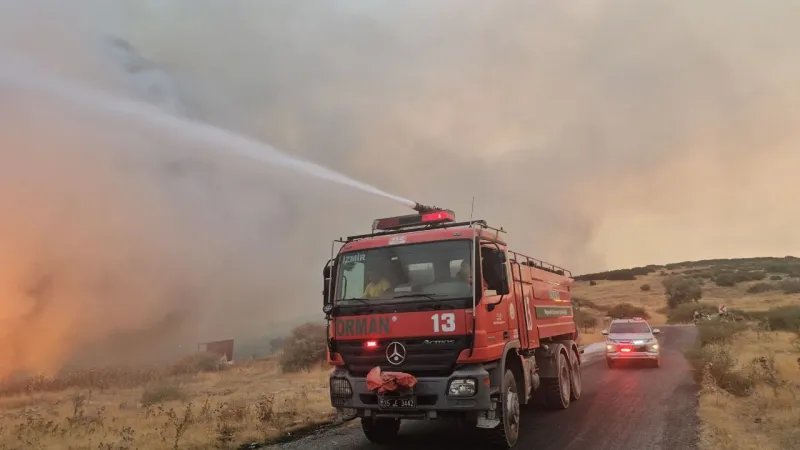 İzmir Tire'de Yangın Paniği! Alevler Arasında Kahramanlık Hikayesi