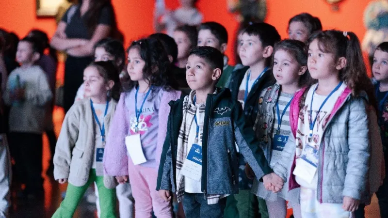 İzmir’de küçük ellerden büyük sanat: Atatürk çocukların fırçasında canlandı