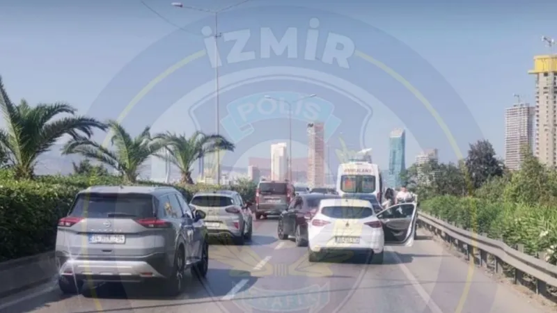 İzmir’de Kurban Bayramı dönüş yoluna çıkacaklar dikkat: Zincirleme kaza trafiği durma noktasına getirdi