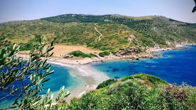 İzmir'de macera arayanların uğrak yeri: Yürüyerek gidiliyor, eşsiz manzarası mest ediyor