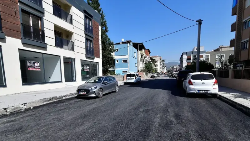 İzmir Bornova'da Yollar Yenileniyor: Vatandaşlar Rahat Bir Nefes Alacak!